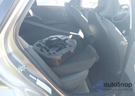 2025 Kia K4 Lxs z USA, uszkodzony, nr VIN 3KPFT4DE3SE034751